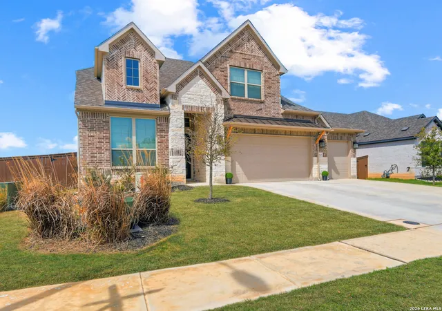 Photo 3 of Sale Pending at 110 Trotting Horse, Boerne, TX 78006 | MLS# 1949166 | Listing updated on 2026-04-13