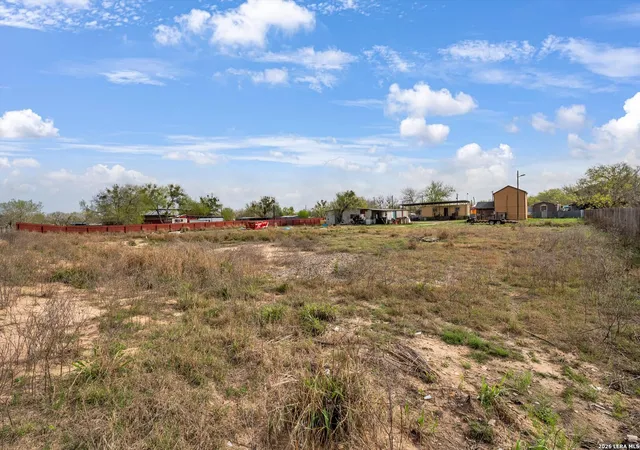 32nd image of 18883 Lagloria Rd, Elmendorf, TX 78112 | MLS# 1949171