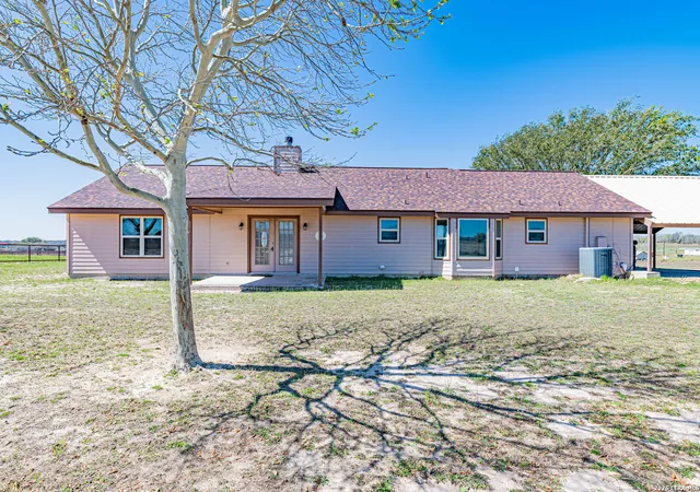2nd image of 914 Ridge Ln, La Vernia, TX 78121 | MLS# 1949183