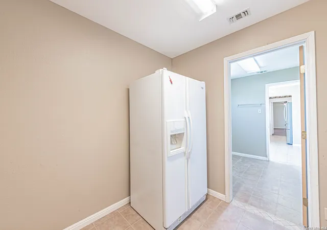 5th image of 914 Ridge Ln, La Vernia, TX 78121 | MLS# 1949183