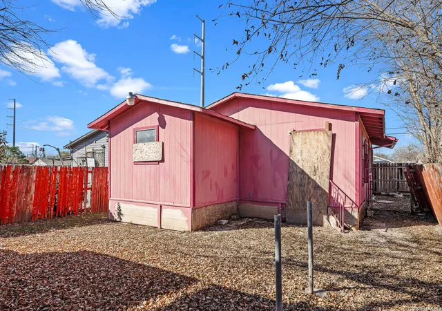 Homes for sale in San Antonio, TX | 920 S San Joaquin, San Antonio, TX 78237 | MLS# 1949247