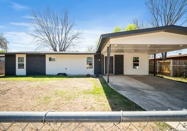 Photo 2 of Single family home for sale at 130 Kontiki Pl, San Antonio, TX 78242 | MLS# 1949267 | Listing updated on 2026-06-12