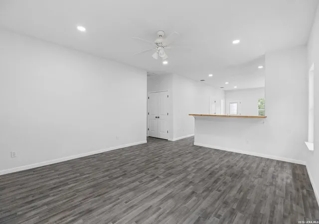 Photo 4 of Single family home for sale at 1234 Clearcreek Dr, Canyon Lake, TX 78133 | MLS# 1949280 | Listing updated on 2026-03-27