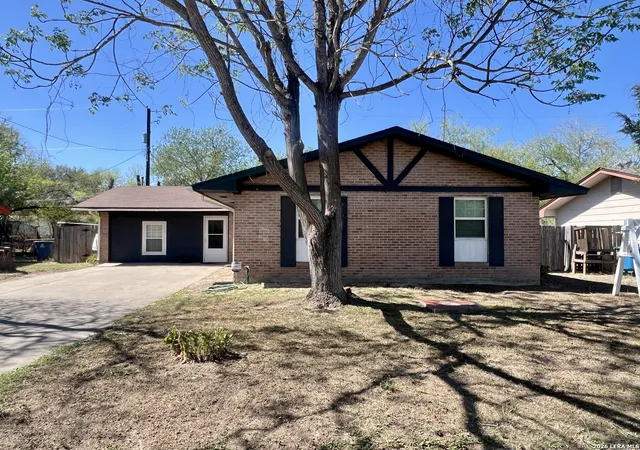 1st image of 907 Big Bend Dr, Beeville, TX 78102 | MLS# 1949291