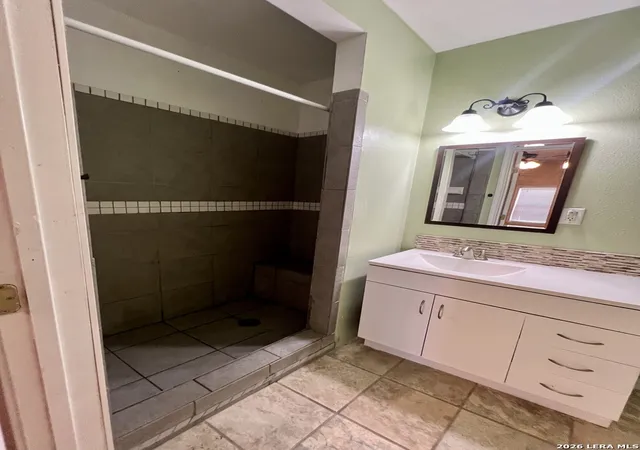 Photo 3 of Single family home for sale at 907 Big Bend Dr, Beeville, TX 78102 | MLS# 1949291 | Listing updated on 2026-09-15
