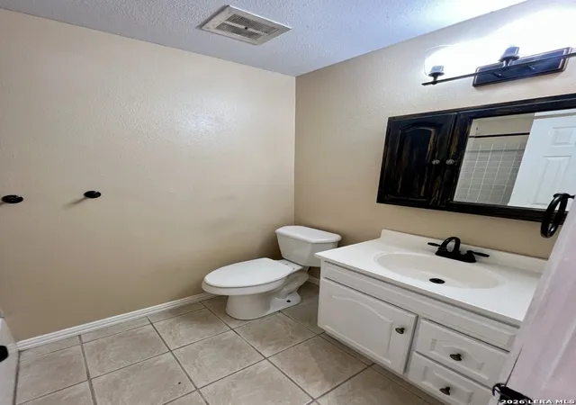 Photo 4 of Single family home for sale at 907 Big Bend Dr, Beeville, TX 78102 | MLS# 1949291 | Listing updated on 2026-09-15