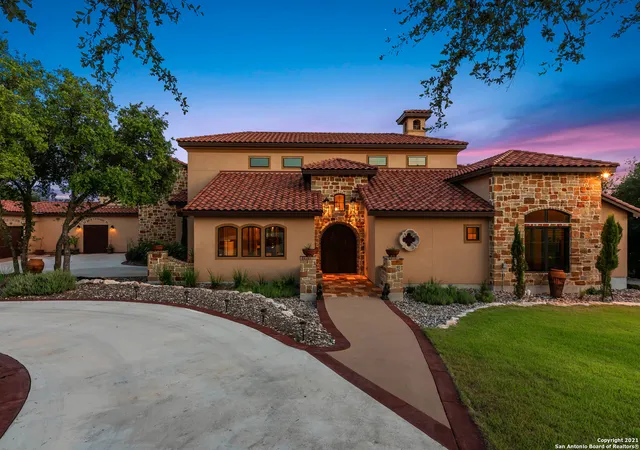 Photo 1 of Single family home for sale at 189 Shimmering Shore Ct, Spring Branch, TX 78070 | MLS# 1949301 | Listing updated on 2026-09-25