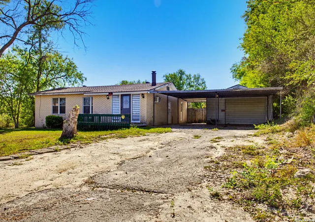 3rd image of 617 S Vista Dr, Sandia, TX 78383 | MLS# 1949307