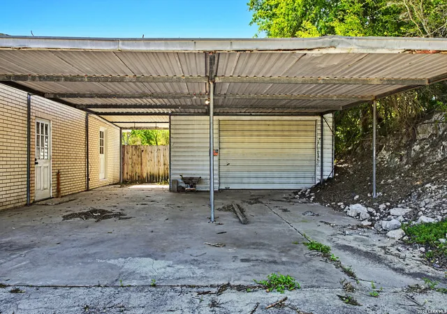 5th image of 617 S Vista Dr, Sandia, TX 78383 | MLS# 1949307