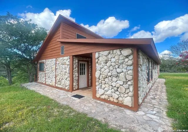 3rd image of 1589 Fm 1340, Hunt, TX 78024 | MLS# 1949332