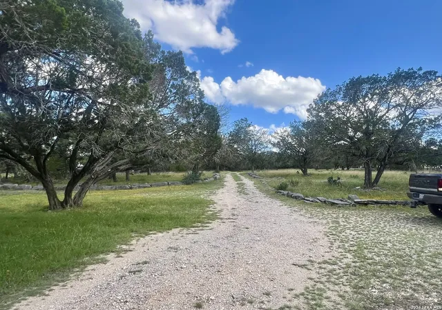 4th image of 1589 Fm 1340, Hunt, TX 78024 | MLS# 1949332