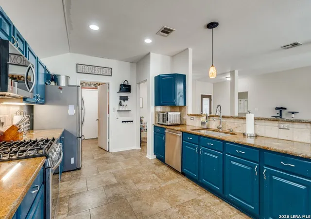 Photo 4 of Single family home for sale at 8102 Braun Forest, San Antonio, TX 78250 | MLS# 1949383 | Listing updated on 2026-04-24