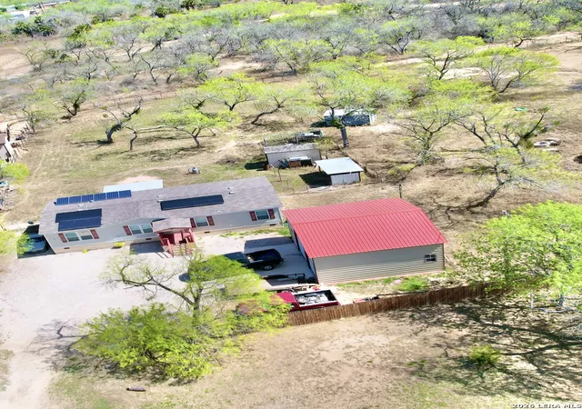 37th image of 115 E 4th Street, Natalia, TX 78059 | MLS# 1949394