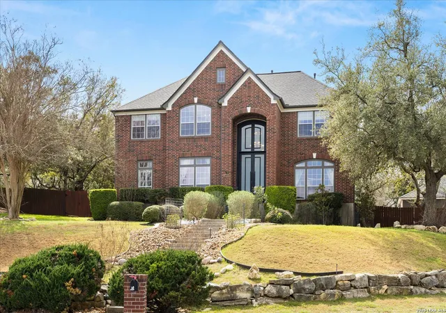 Photo 2 of Sale Pending at 8718 Timberland Trl, Fair Oaks Ranch, TX 78015 | MLS# 1949428 | Listing updated on 2026-08-13