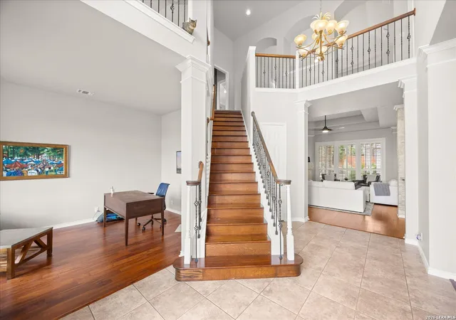 Photo 4 of Sale Pending at 8718 Timberland Trl, Fair Oaks Ranch, TX 78015 | MLS# 1949428 | Listing updated on 2026-08-13