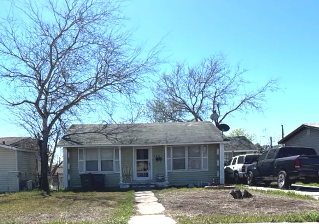 Photo 3 of Sale Pending at 722 John Adams, San Antonio, TX 78228 | MLS# 1949465 | Listing updated on 2026-04-10