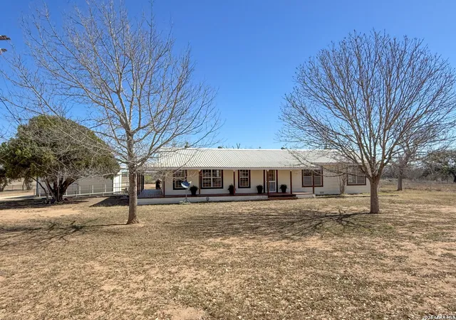 1st image of 3962 State Hwy 173 S, Devine, TX 78016 | MLS# 1949489