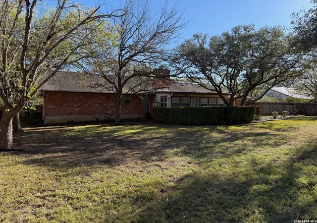 Photo 2 of Sale Pending at 105 Ridge Trl, Hollywood Park, TX 78232 | MLS# 1949512 | Listing updated on 2026-04-22