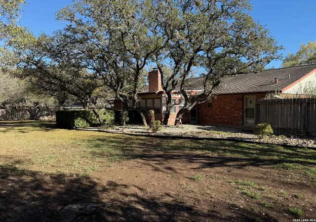 Photo 2 of Sale Pending at 105 Ridge Trl, Hollywood Park, TX 78232 | MLS# 1949512 | Listing updated on 2026-04-22