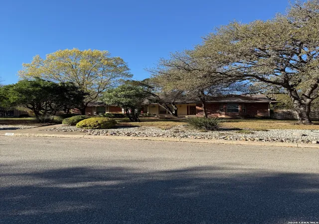 Photo 1 of Sale Pending at 105 Ridge Trl, Hollywood Park, TX 78232 | MLS# 1949512 | Listing updated on 2026-04-22