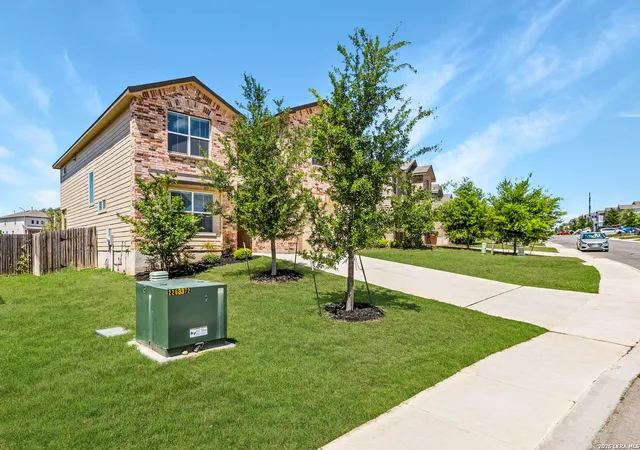 Photo 4 of Single family home for sale at 1011 Pacific Monarch, San Antonio, TX 78253 | MLS# 1949538 | Listing updated on 2026-10-29