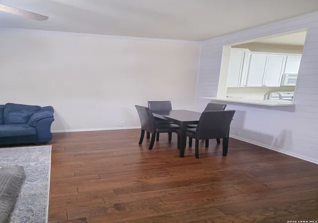 Listing Photo 5 - Condo for sale in building located at 2606 Grayson, San Antonio, TX 78232 - Unit #2606