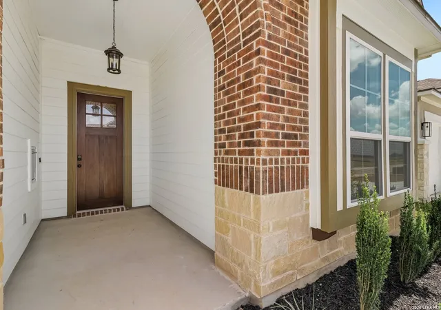 2nd image of 1634 Saddleback Run, New Braunfels, TX 78130 | MLS# 1949614