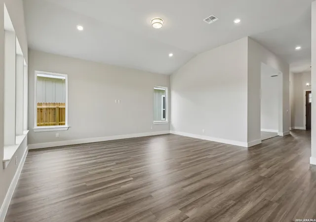 4th image of 1634 Saddleback Run, New Braunfels, TX 78130 | MLS# 1949614