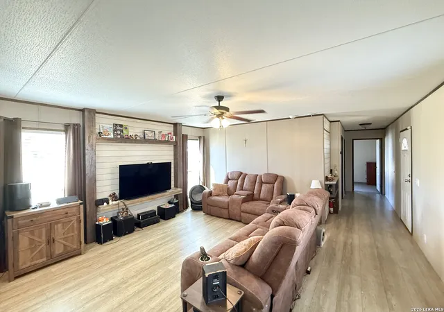 4th image of 228 County Road 7711, Devine, TX 78016 | MLS# 1949624