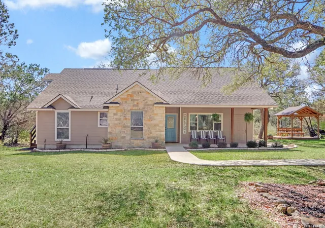 Photo 2 of Sale Pending at 263 Eden Ranch, Canyon Lake, TX 78133 | MLS# 1949639 | Listing updated on 2026-04-11