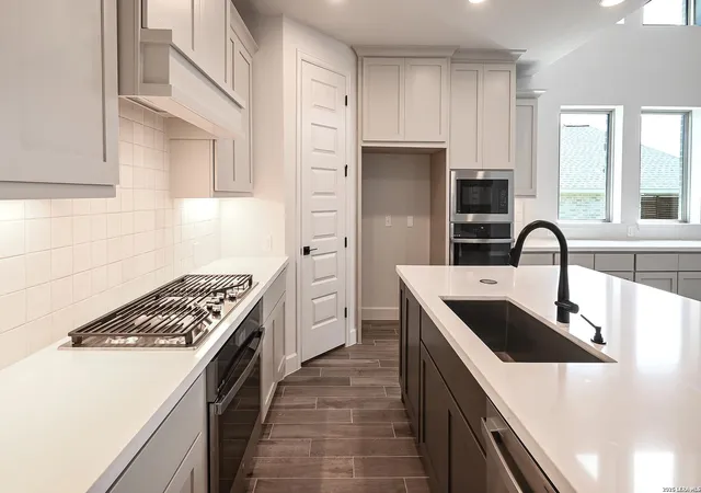 Photo 3 of Sale Pending at 311 Bella Rosa Way, Cibolo, TX 78108 | MLS# 1949642 | Listing updated on 2026-09-04