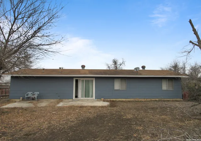 Photo 3 of Sale Pending at 182 Moon Valley, San Antonio, TX 78227 | MLS# 1949711 | Listing updated on 2026-04-07