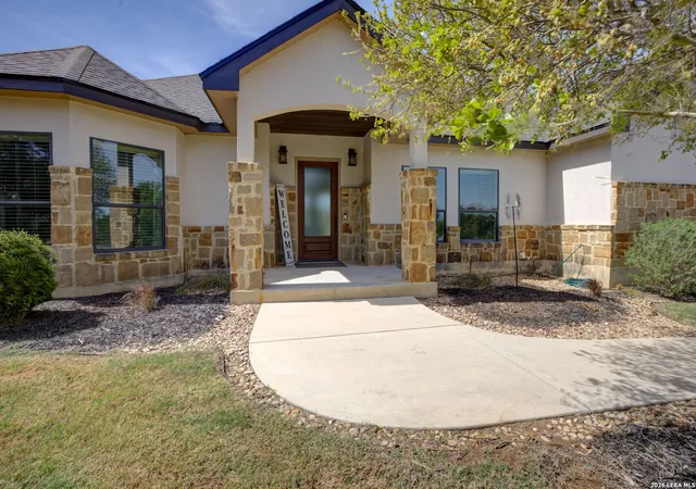 4th image of 750 Cambridge, New Braunfels, TX 78132 | MLS# 1949713