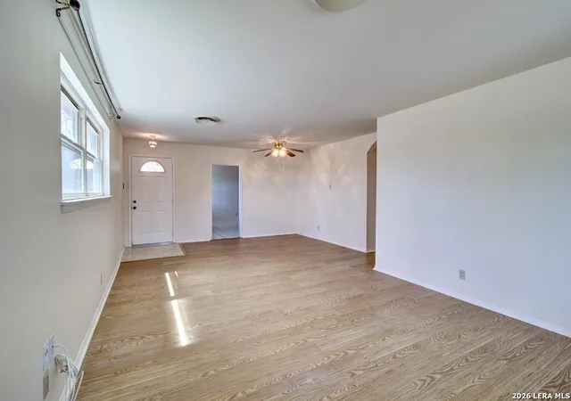 Photo 4 of Single family home for sale at 121 Young, Universal City, TX 78148 | MLS# 1949718 | Listing updated on 2026-09-18