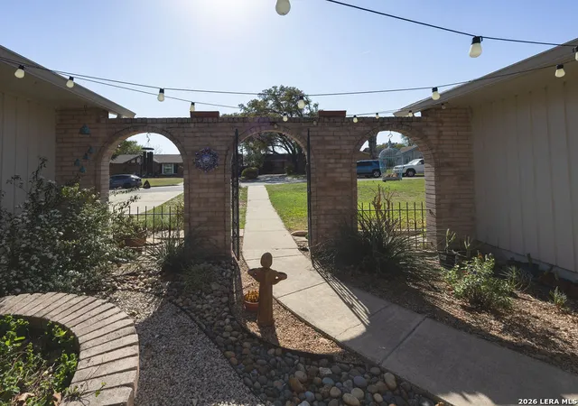 4th image of 207 Greycliff, Live Oak, TX 78233 | MLS# 1949723
