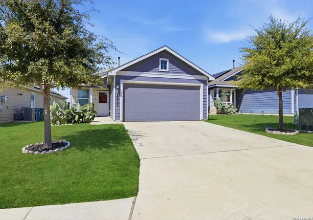 Photo 2 of Sale Pending at 7223 Rosada Way, San Antonio, TX 78218 | MLS# 1949741 | Listing updated on 2026-05-12