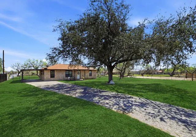 Photo 4 of Sale Pending at 8042 Knowlton Rd, San Antonio, TX 78263 | MLS# 1949755 | Listing updated on 2026-05-16