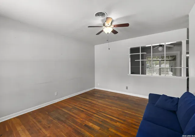 Photo 3 of Sale Pending at 5119 Arrowhead Dr, San Antonio, TX 78228 | MLS# 1949775 | Listing updated on 2026-04-01