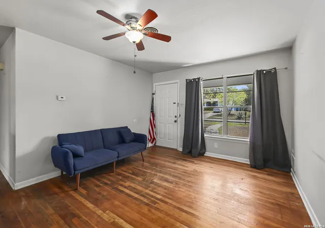 Photo 4 of Sale Pending at 5119 Arrowhead Dr, San Antonio, TX 78228 | MLS# 1949775 | Listing updated on 2026-04-01
