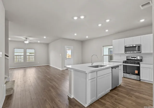Photo 4 of Sale Pending at 15566 Doublecreek Dr, San Antonio, TX 78253 | MLS# 1949788 | Listing updated on 2026-09-11