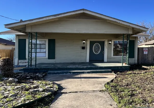 Photo 2 of Single family home for sale at 206 Thompson, San Antonio, TX 78225 | MLS# 1949824 | Listing updated on 2026-03-29