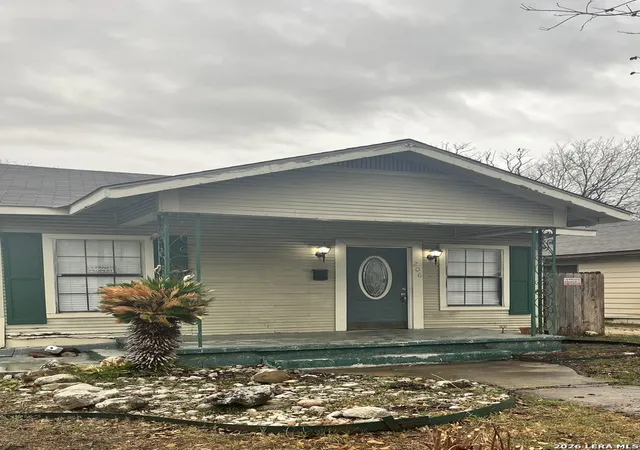 Photo 1 of Single family home for sale at 206 Thompson, San Antonio, TX 78225 | MLS# 1949824 | Listing updated on 2026-03-29