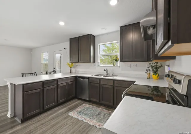 Photo 4 of Single family home for sale at 4703 Plaza Center, San Antonio, TX 78222 | MLS# 1949825 | Listing updated on 2026-04-03