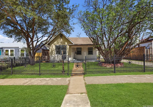 Photo 1 of Sale Pending at 427 Vanderbilt, San Antonio, TX 78210 | MLS# 1949828 | Listing updated on 2026-03-31