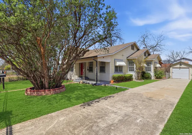 Photo 2 of Sale Pending at 427 Vanderbilt, San Antonio, TX 78210 | MLS# 1949828 | Listing updated on 2026-03-31