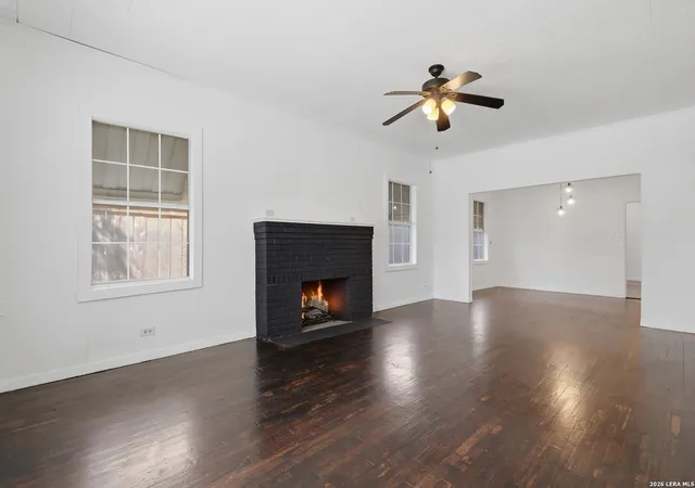 Photo 3 of Sale Pending at 427 Vanderbilt, San Antonio, TX 78210 | MLS# 1949828 | Listing updated on 2026-03-31