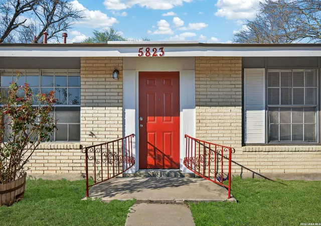 Photo 4 of Single family home for sale at 5823 Castle Brook, San Antonio, TX 78218 | MLS# 1949836 | Listing updated on 2026-08-26
