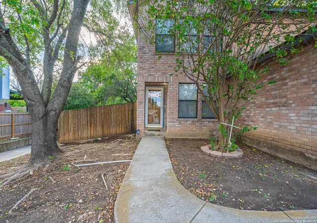 Photo 3 of Single family home for sale at 7819 Bowens Crossing, San Antonio, TX 78250 | MLS# 1949868 | Listing updated on 2026-05-13
