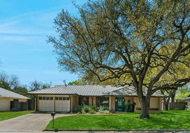 1st image of 526 Crestway Dr, Windcrest, TX 78239 | MLS# 1949871