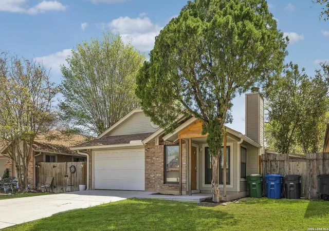 Photo 2 of Sale Pending at 12022 Stoney Brg, San Antonio, TX 78247 | MLS# 1949885 | Listing updated on 2026-04-30